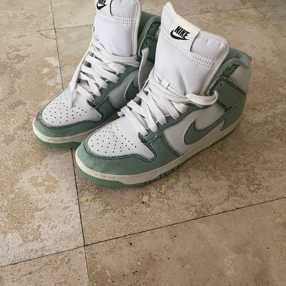 Nike High-Top Sneakers in Enamel Green - Picture 1 of 3